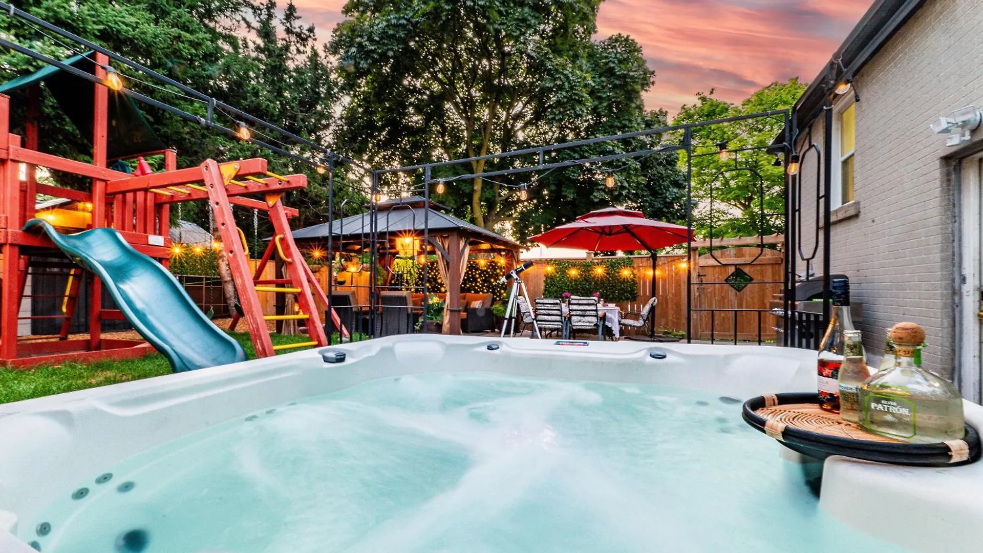 Resort-Like 4Br 3Ba Near Downtown, Four Seasons Hot Tub, Gym, King Bed location